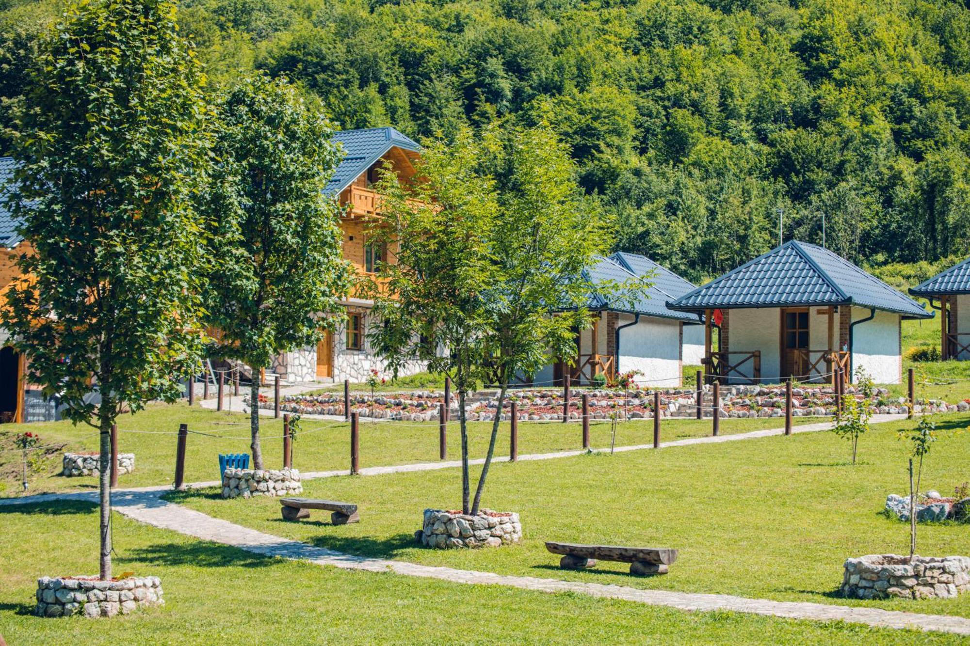 Outdoor Resort Tarasport Фоча Екстер'єр фото