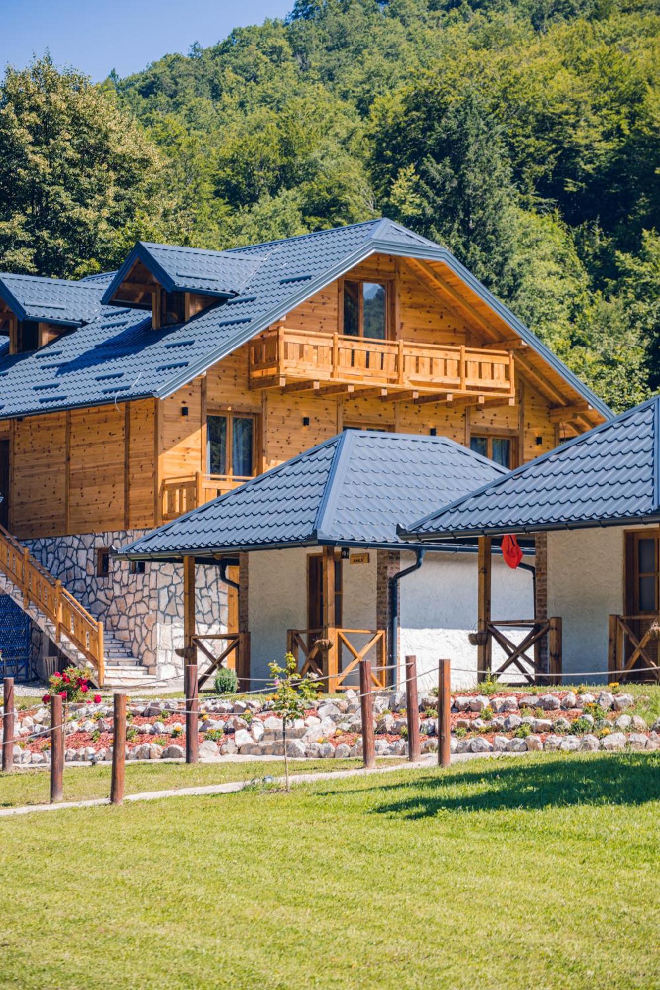 Outdoor Resort Tarasport Фоча Екстер'єр фото